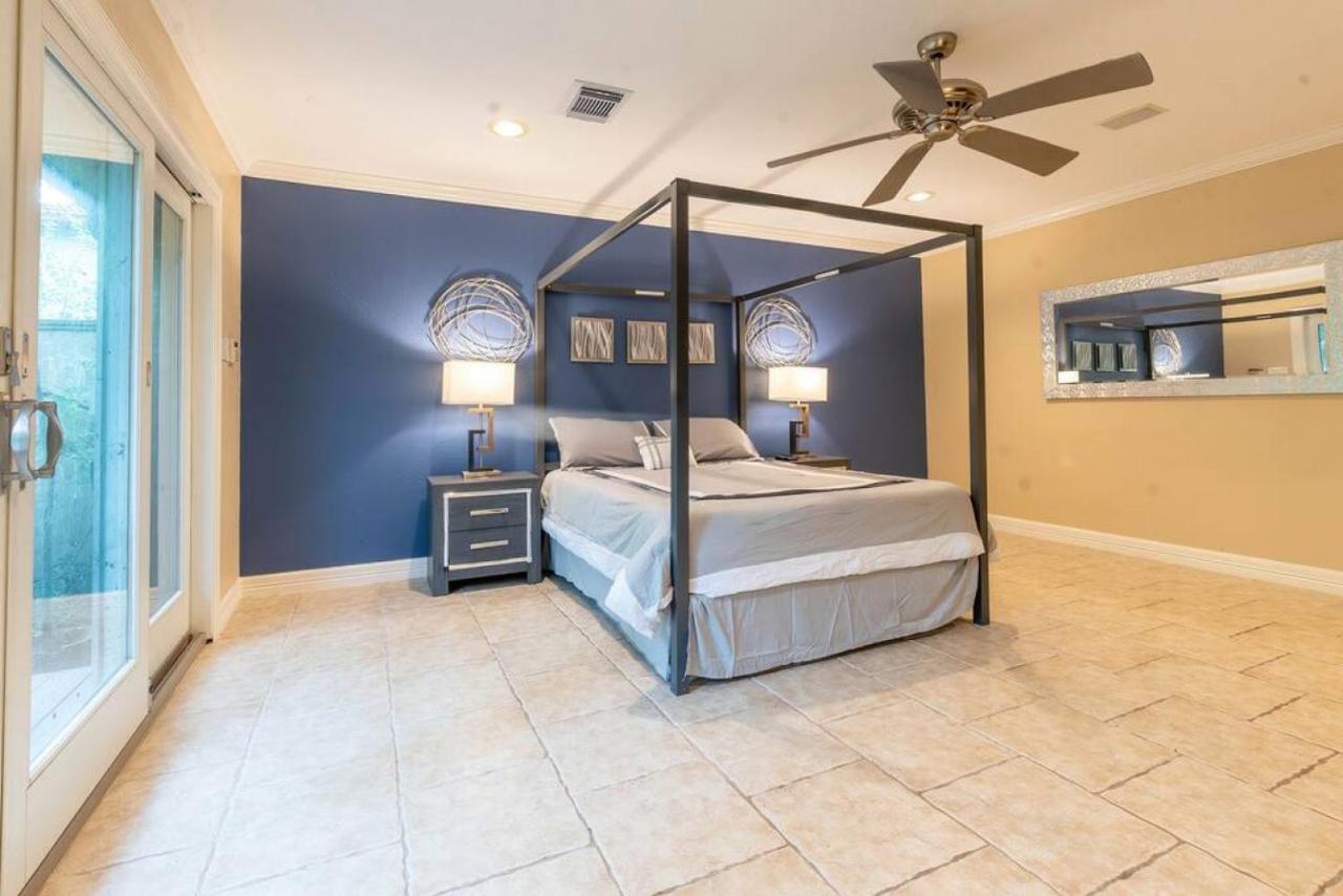 Huge 6 Bedroom With Pool, Spa, 85 Inch Tv, Game Room Houston Eksteriør billede