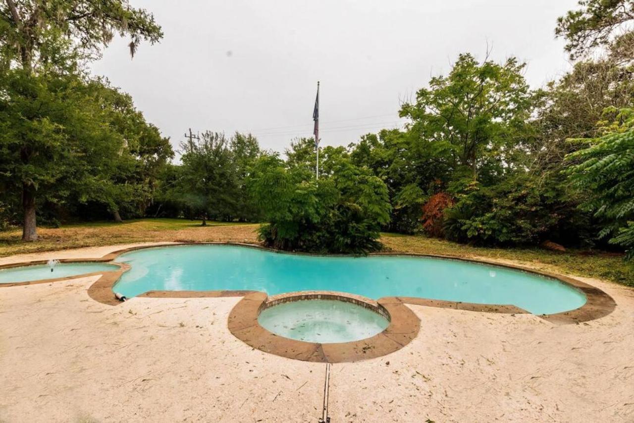 Huge 6 Bedroom With Pool, Spa, 85 Inch Tv, Game Room Houston Eksteriør billede