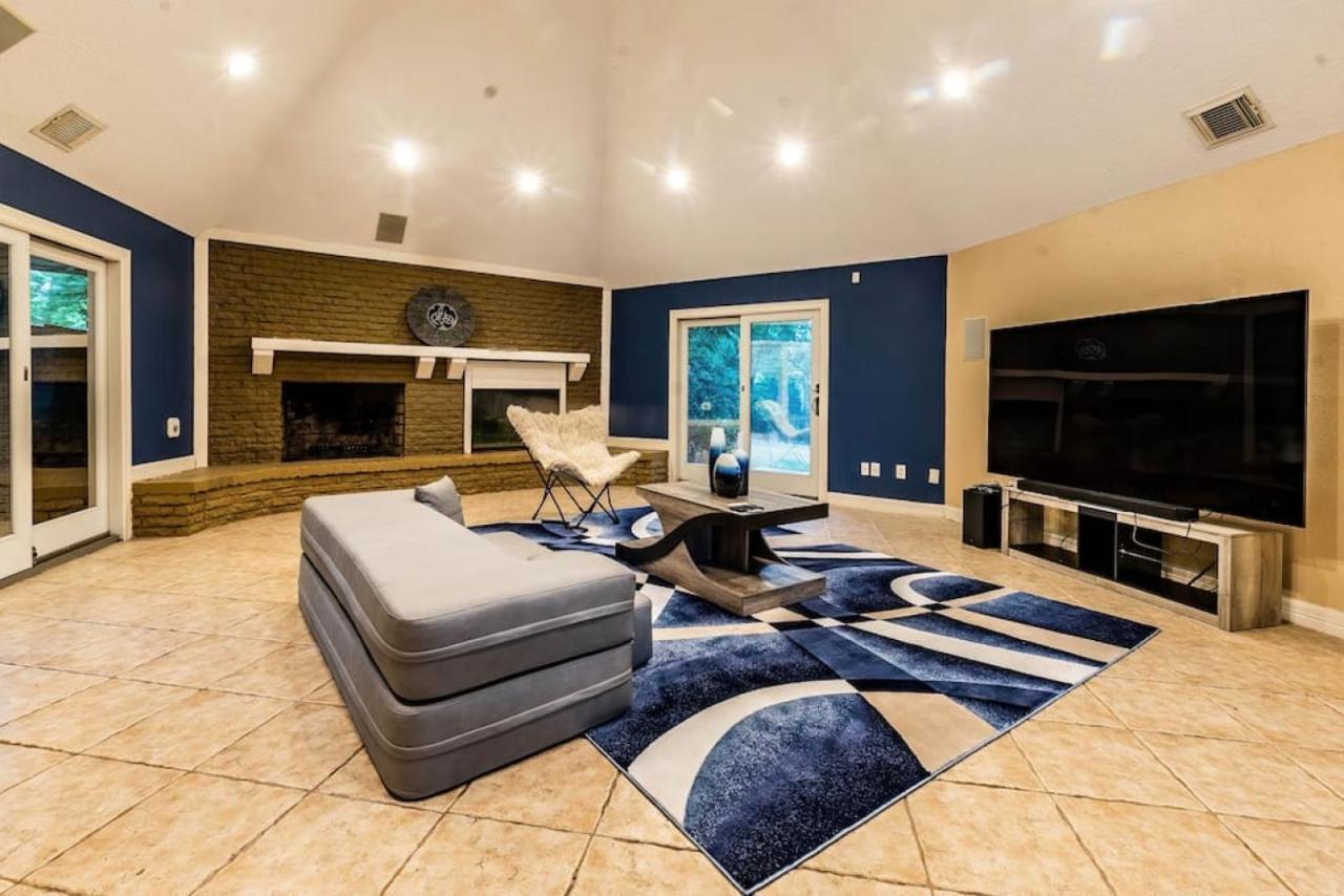 Huge 6 Bedroom With Pool, Spa, 85 Inch Tv, Game Room Houston Eksteriør billede
