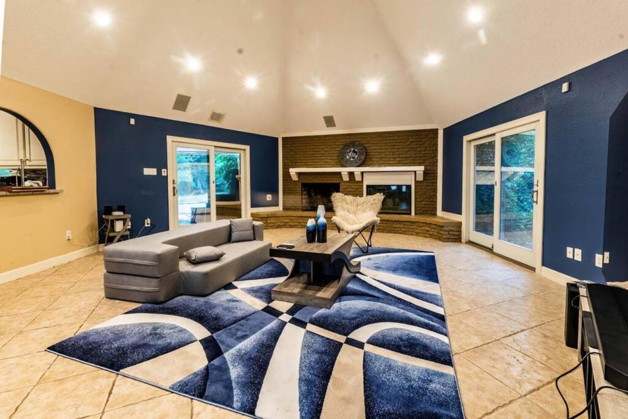 Huge 6 Bedroom With Pool, Spa, 85 Inch Tv, Game Room Houston Eksteriør billede