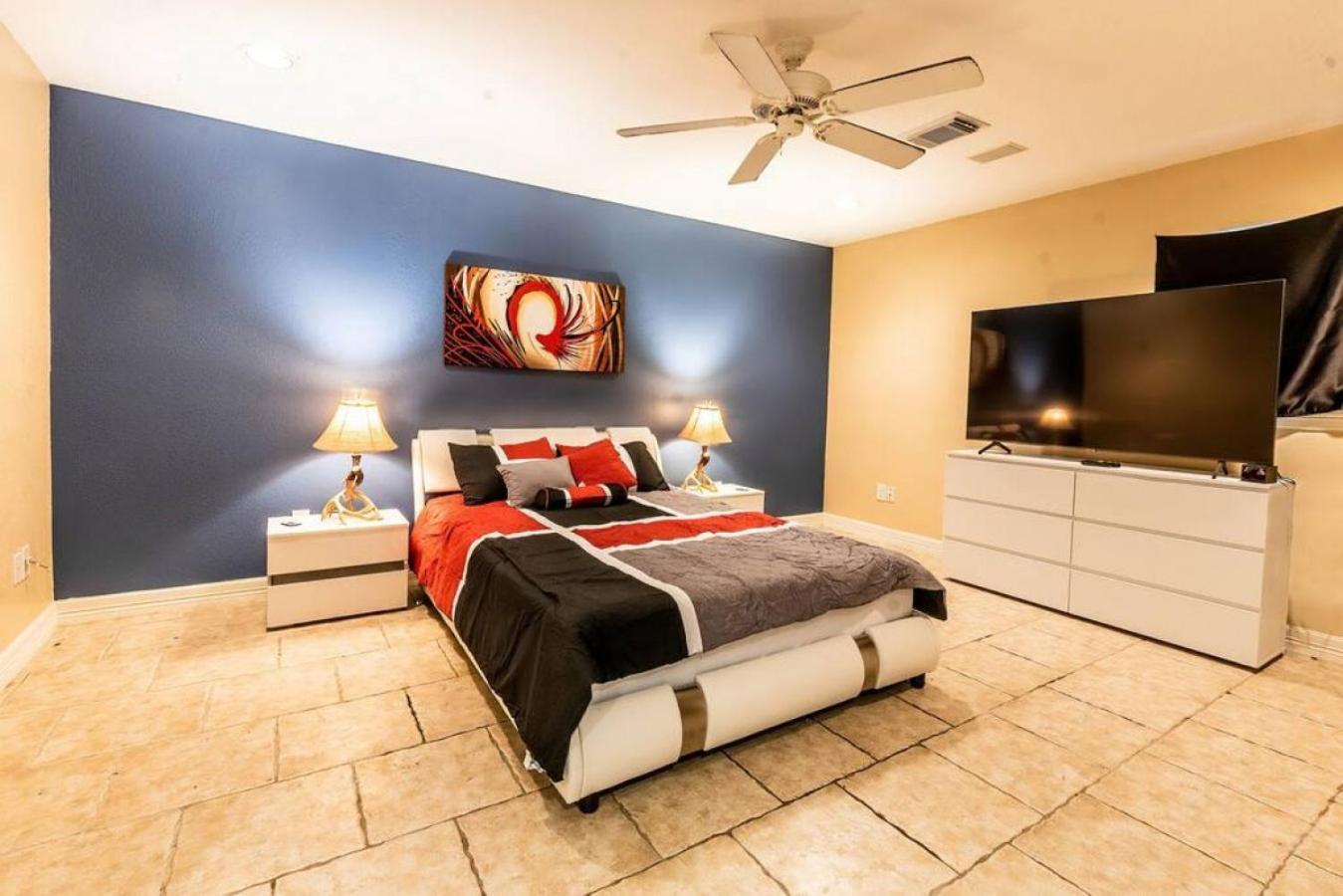 Huge 6 Bedroom With Pool, Spa, 85 Inch Tv, Game Room Houston Eksteriør billede