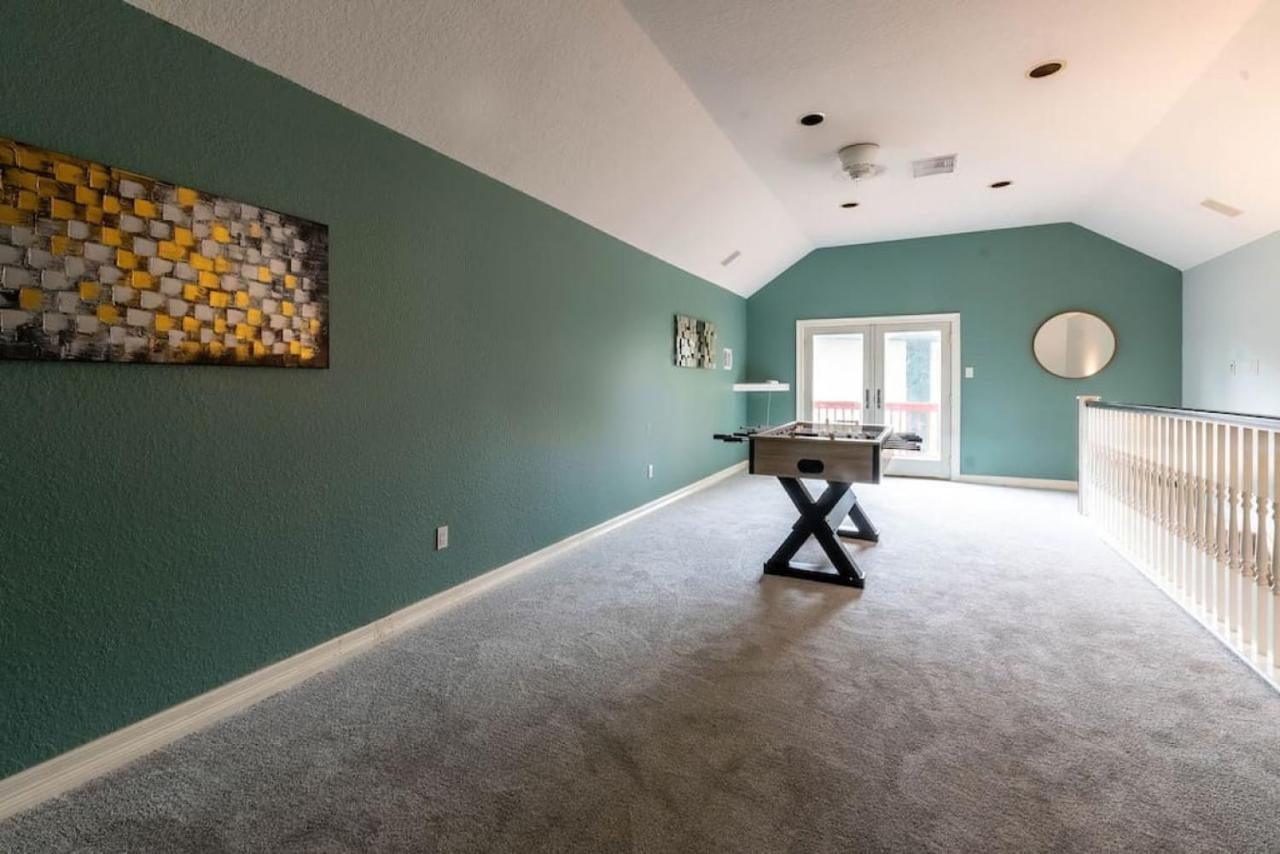 Huge 6 Bedroom With Pool, Spa, 85 Inch Tv, Game Room Houston Eksteriør billede