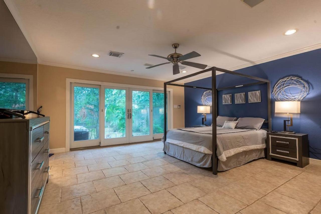 Huge 6 Bedroom With Pool, Spa, 85 Inch Tv, Game Room Houston Eksteriør billede