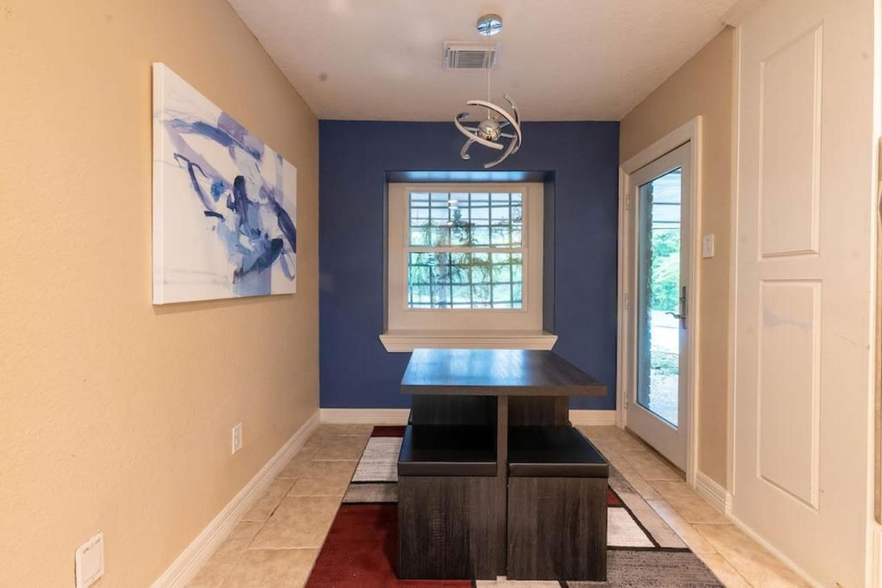 Huge 6 Bedroom With Pool, Spa, 85 Inch Tv, Game Room Houston Eksteriør billede